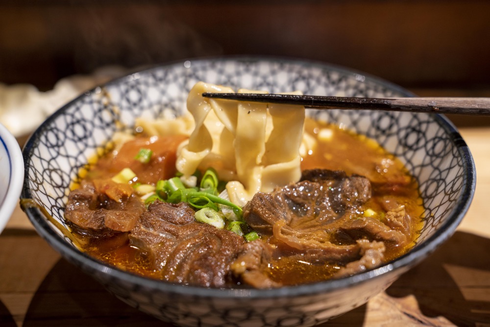 美食／板橋美食 門前隱味牛肉麵｜預約制文青食堂 處處細緻職人味 品嚐暖入人心的家常料理