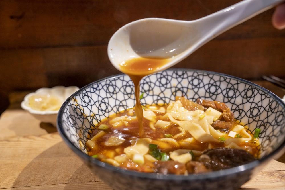 美食／板橋美食 門前隱味牛肉麵｜預約制文青食堂 處處細緻職人味 品嚐暖入人心的家常料理