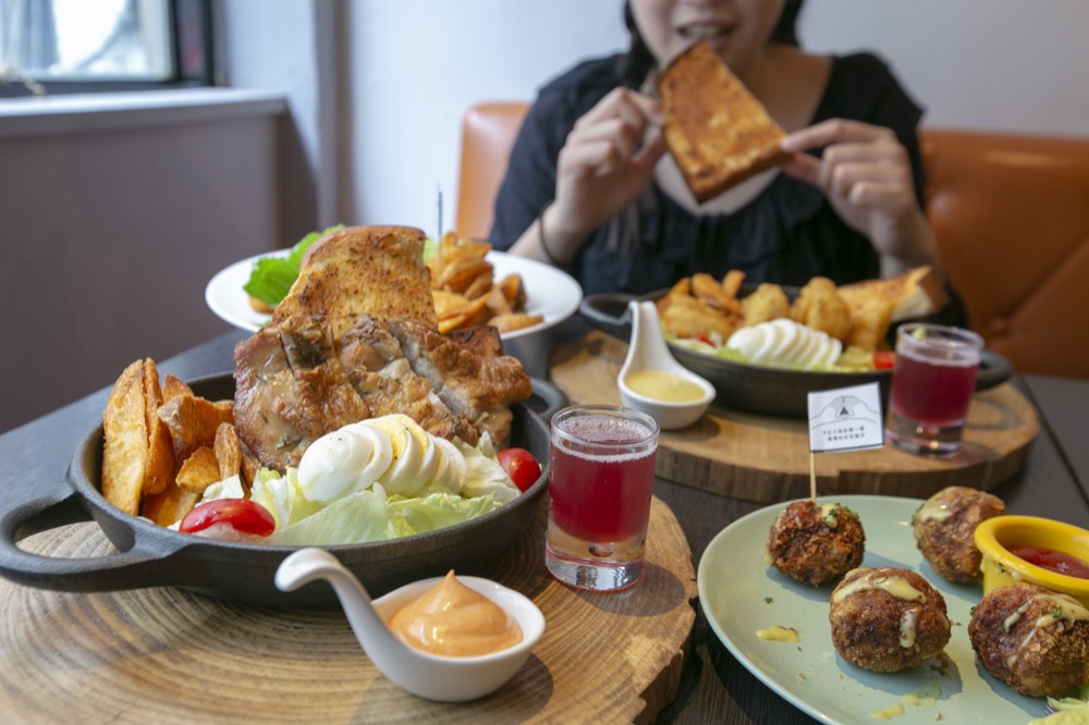 慢慢bistro 台北早午餐推薦 超推酥脆多汁烤豬腳 在慢慢裡回憶生活中的感動 算命的說我很愛吃