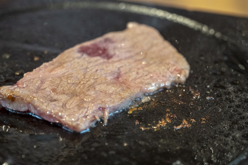 美食／台中日式餐廳　嵐山熟成牛かつ專売｜二訪讓人驚艷　用心搭配的炸牛排三盛合　滿足吃貨人的胃