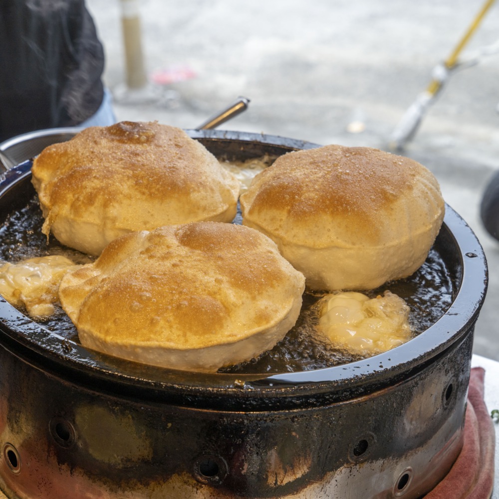 美食／北投溫泉美食｜復興公園超吸睛巨無霸「炸彈蔥油餅」　必點雙蛋口味一吃會上癮！