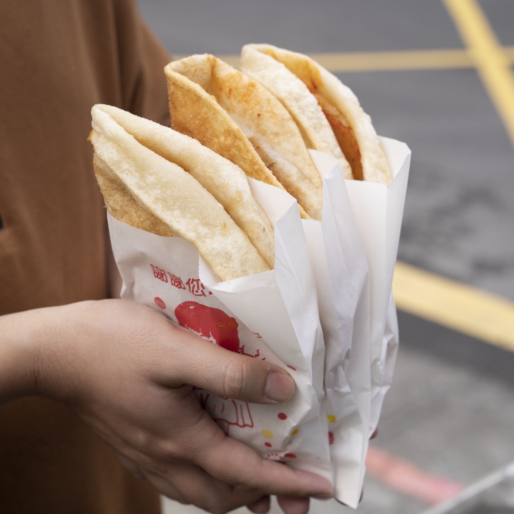 美食／北投溫泉美食｜復興公園超吸睛巨無霸「炸彈蔥油餅」　必點雙蛋口味一吃會上癮！