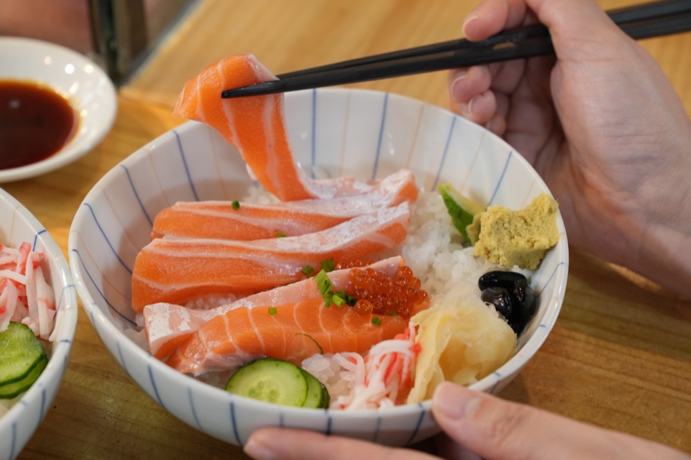 台北美食　漁匠甘霖｜隱身永樂市場的新鮮生魚丼飯