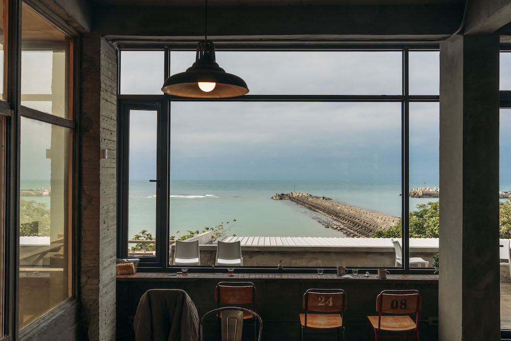 我們在海邊，三芝美食，海景第一排的漂亮咖啡廳，假日去海邊走走的好地方