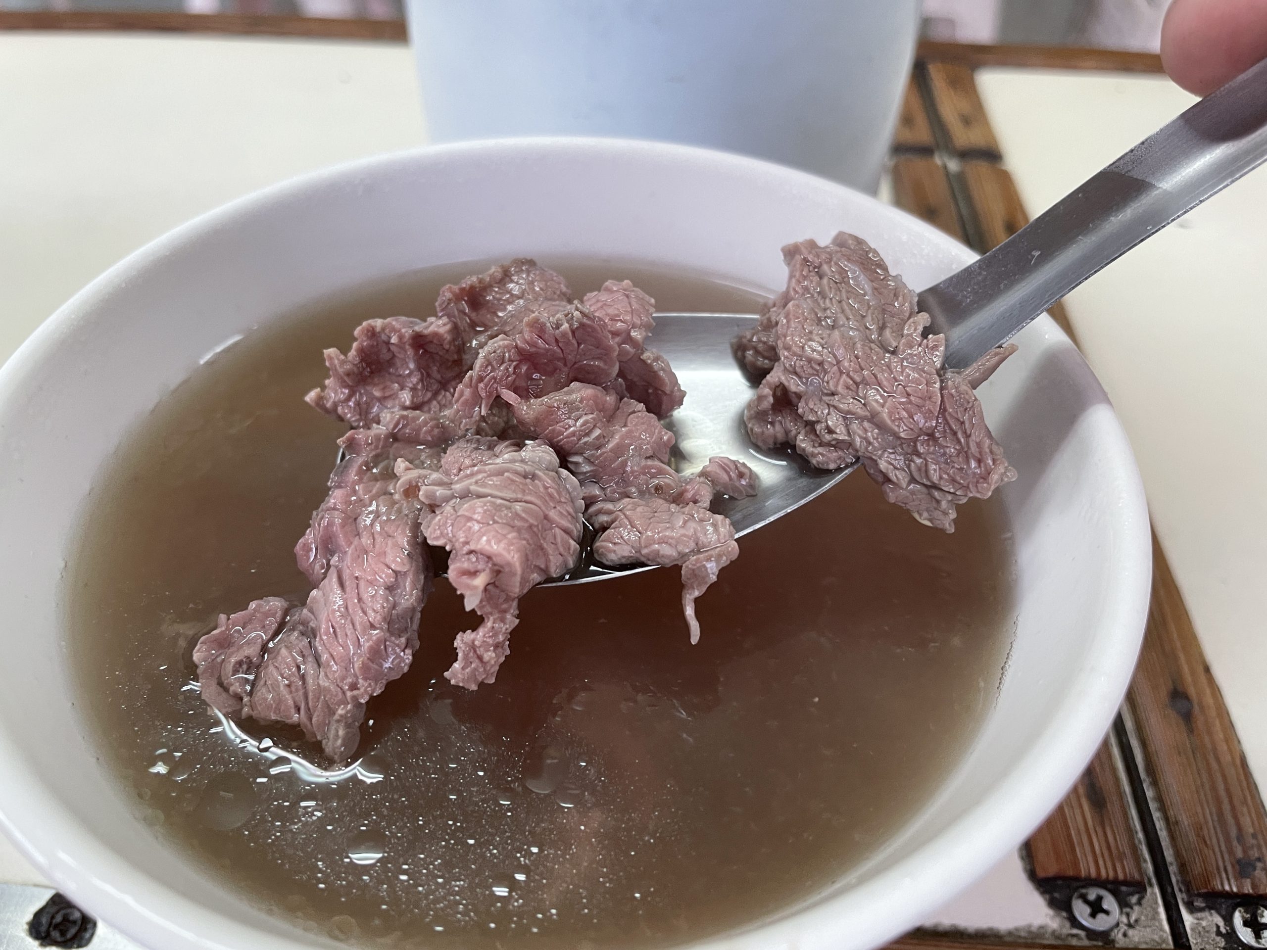 台南美食　長榮牛肉湯｜入口即化牛肉湯嘎滿滿滷肉的滷肉飯　就是台南道地好早餐啦！