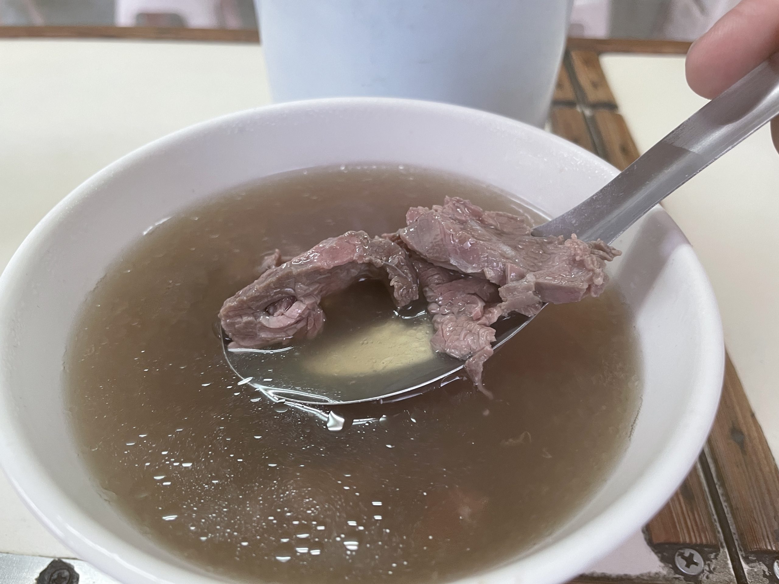 台南美食　長榮牛肉湯｜入口即化牛肉湯嘎滿滿滷肉的滷肉飯　就是台南道地好早餐啦！