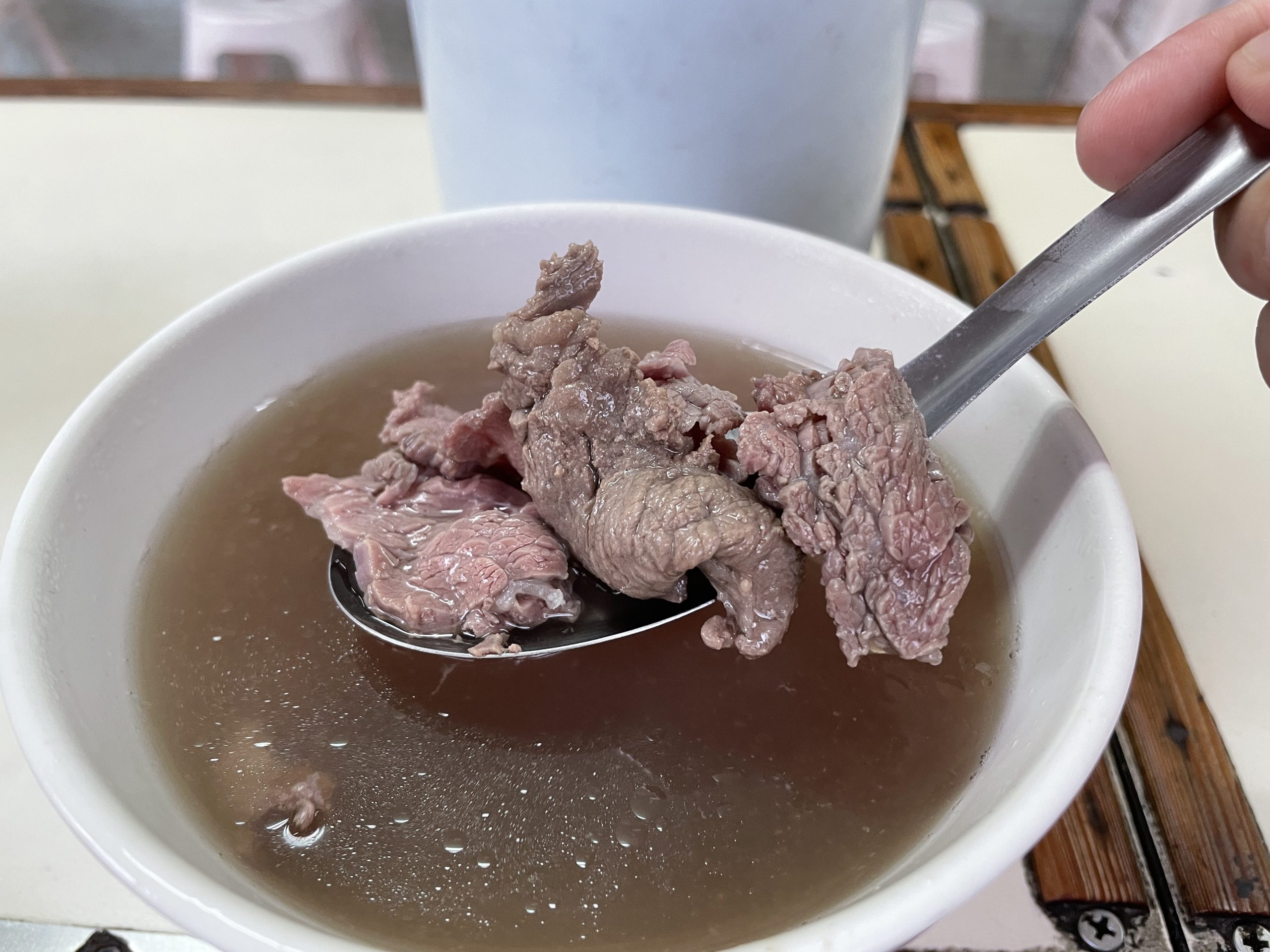 台南美食　長榮牛肉湯｜入口即化牛肉湯嘎滿滿滷肉的滷肉飯　就是台南道地好早餐啦！