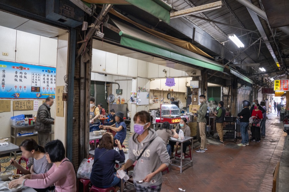 高雄市場內傳統美食早餐　大溝頂虱目魚米粉湯晚去吃不到