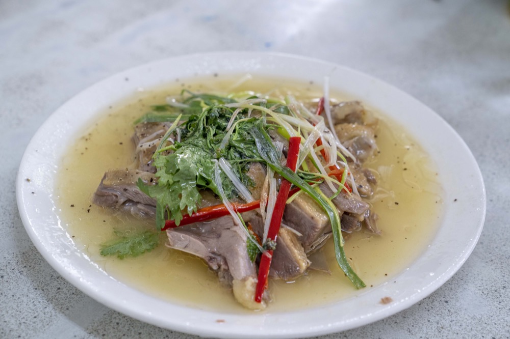 台東美食 ｜隱藏版功夫菜館！關山必吃「同心餃子館」，飽滿多汁水餃、酥脆炸肥腸好吃到筷子停不下來！