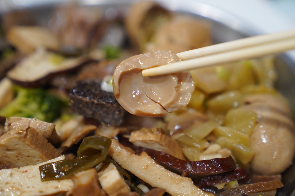 美食／新莊美食 滷味阿伯｜夏天開胃選擇！隱藏新莊夜市人氣「冷滷味」