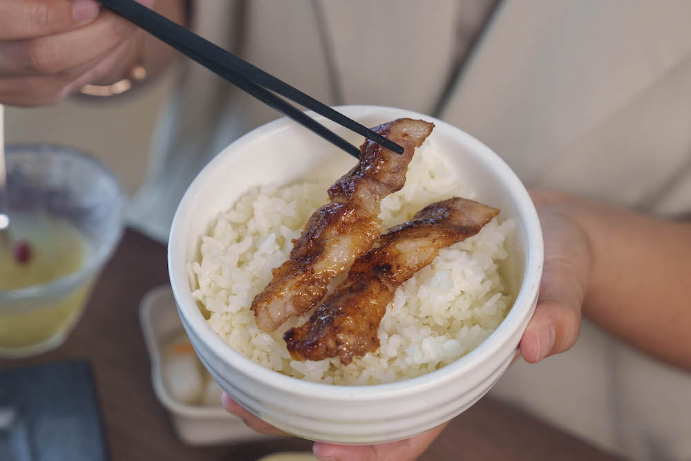 大直NOKE忠泰樂生活 日本邁泉豬排｜筷子就能夾斷豬排，必吃快樂豬腰內、腰內口袋三明治