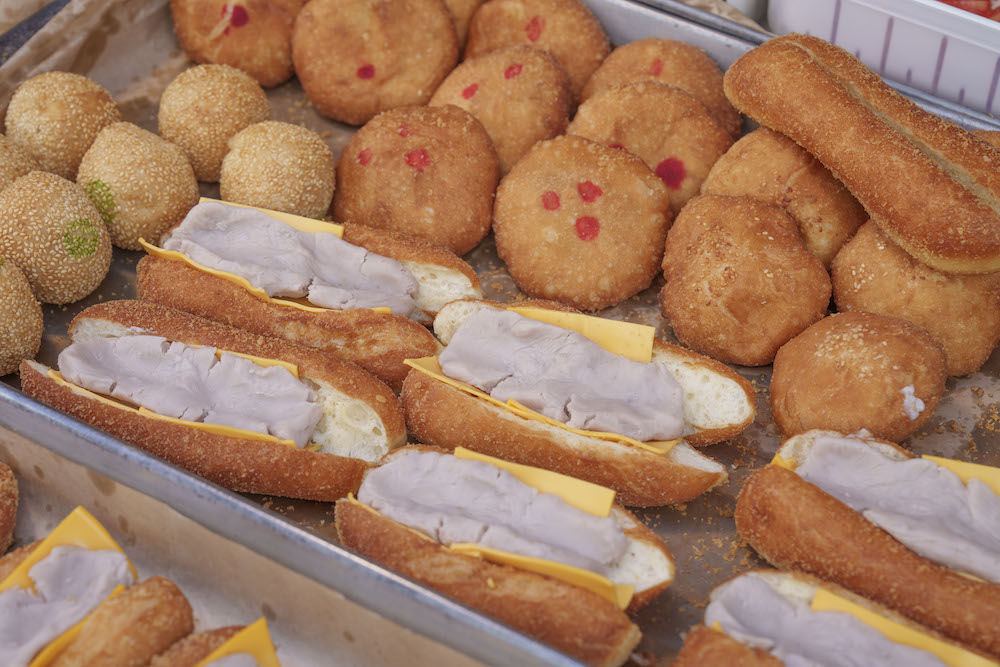 記憶裡的古早味「麻花捲、甜甜圈、芝麻球」　還有浮誇芋泥「超營養三明治」銅板價太欠吃！
