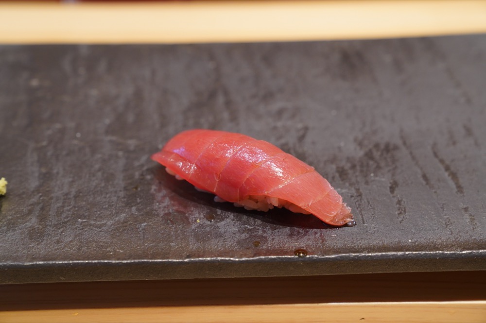 美食／台北壽司 二階割烹 Nikai｜隱藏於忠泰美術館二樓　魚肉與醋飯搭配更帶出魚肉的鮮甜