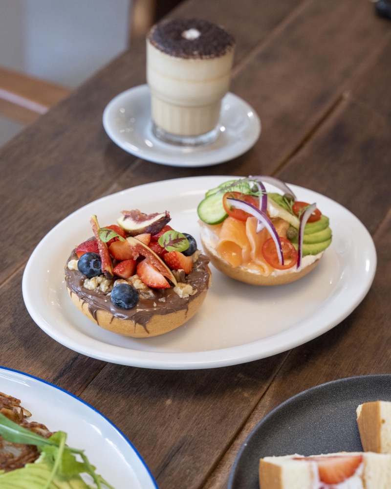 台北早午餐 Nook brunch｜北海道十勝鮮奶油草莓三明治相當吸引人，貝果貝果也好食