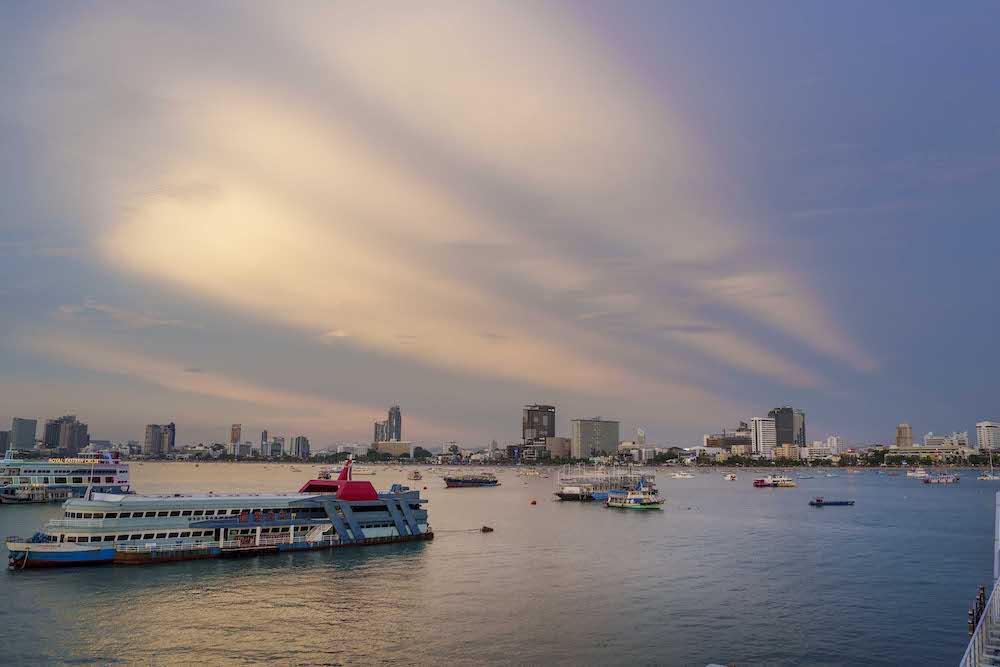 泰國餐廳 ocean sky pattaya｜融合大自然的美麗與文明的繁華　海上用餐小酌的特別體驗