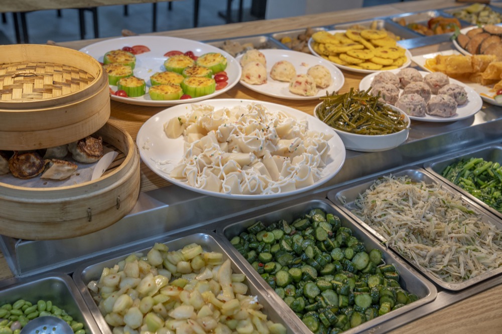 山野居蔬食，板橋江子翠站美食，不油膩的美味蔬食，秤重計價，美味又高CP值