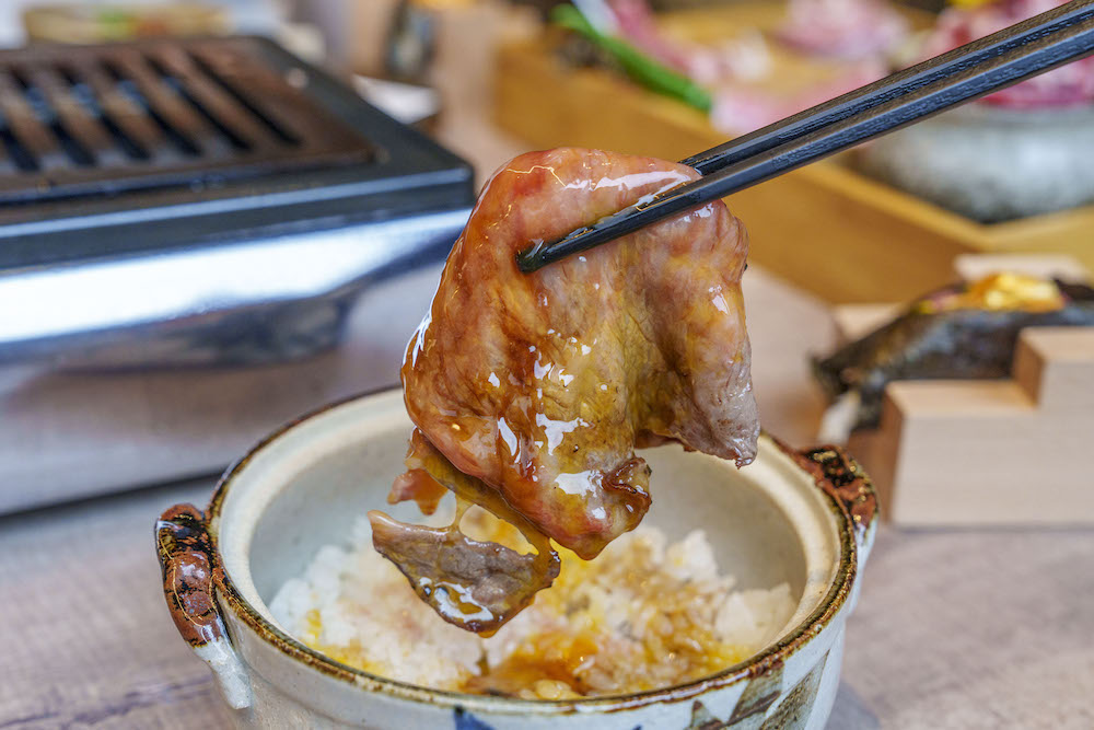 台北燒肉 山上走走｜超強「日式無菜單燒肉」插旗華山　好奢華「海膽手捲、和牛三明治」精緻美味！