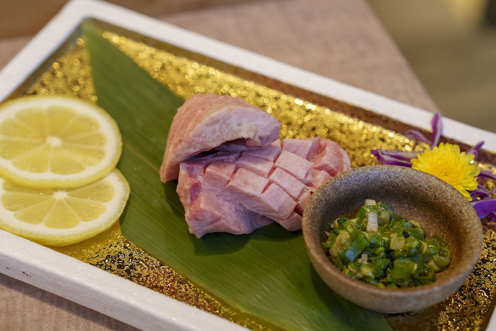 台北燒肉 山上走走｜超強「日式無菜單燒肉」插旗華山　好奢華「海膽手捲、和牛三明治」精緻美味！