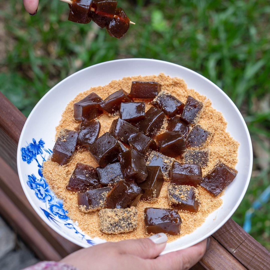 中山站下午茶 ｜中山市場人氣「紅豆湯」鬆鬆綿綿、麻糬伯手工麻糬、黑糖粉粿也不能錯過｜美食