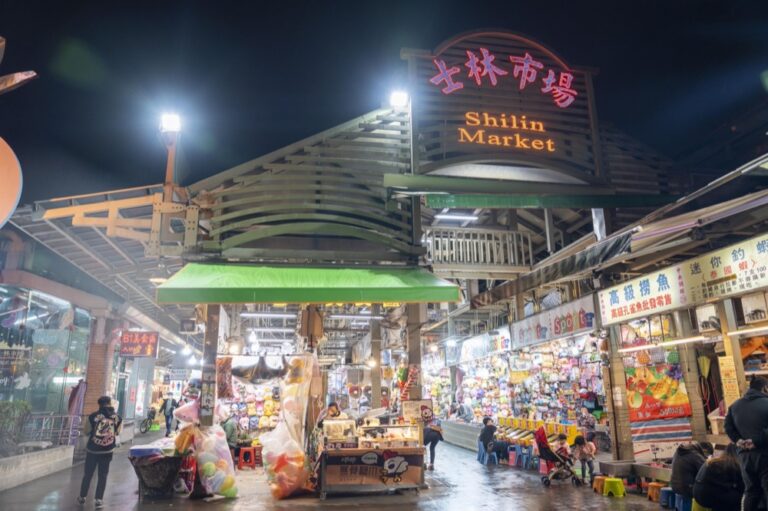台北美食 士林市場|闔家都愛的觀光夜市!士林市場美食一籮筐,回味童年最愛的打彈珠~ · 算命的說我很愛吃