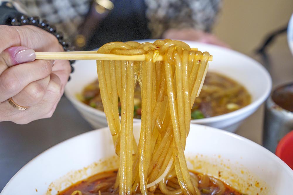 嘉義美食　水秀桂林酸辣米粉｜道地廣西酸辣粉，辣味夠麻～連小菜也好吃～