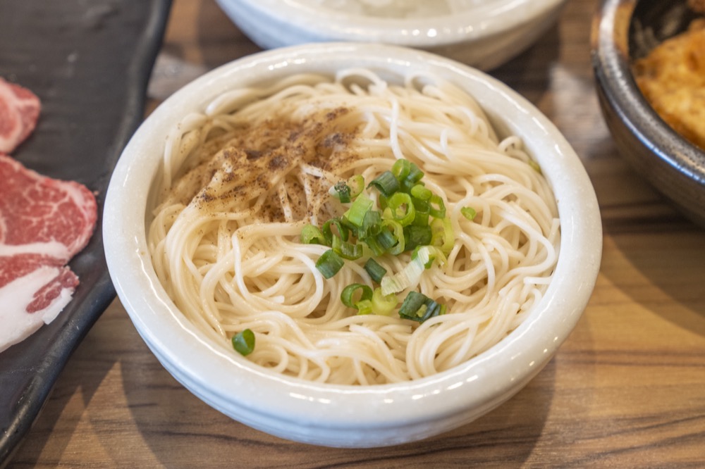 台中美食 良食煮意｜火鍋控先收藏!有機蔬菜吃到飽，超可愛牛奶熊濃郁又吸睛!