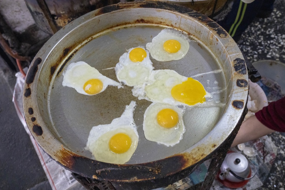 寶島豆漿店，基隆七堵美食，晚來吃不到的美好燒餅油條，一天只營業五小時