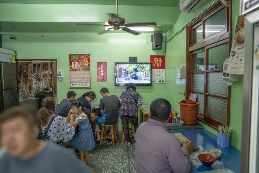 花蓮早餐 廖早點｜在地人也大推！吉安必吃早餐，隱藏版「雙蛋蛋餅」外酥內軟超欠吃！