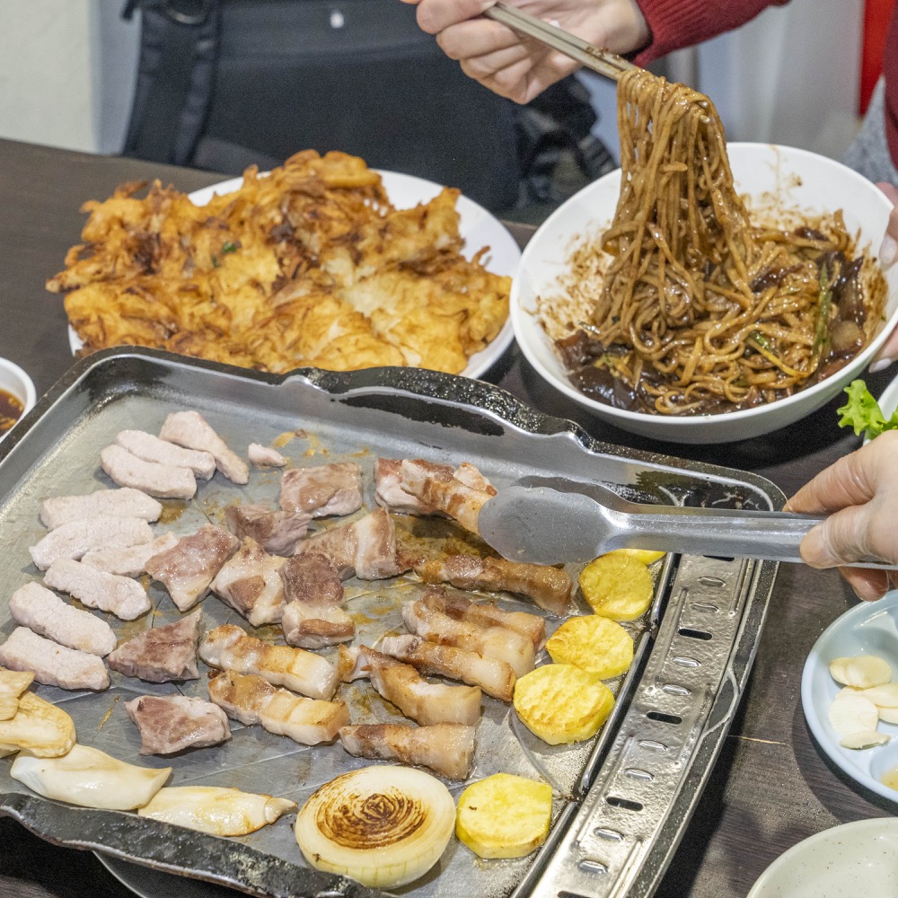 美食／台北美食 東輝韓食館｜預約才吃得到韓味食堂！來自韓國華僑老闆好手藝