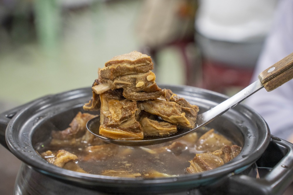 金門在地人帶路冬季進補　帶皮羊肉多到炸