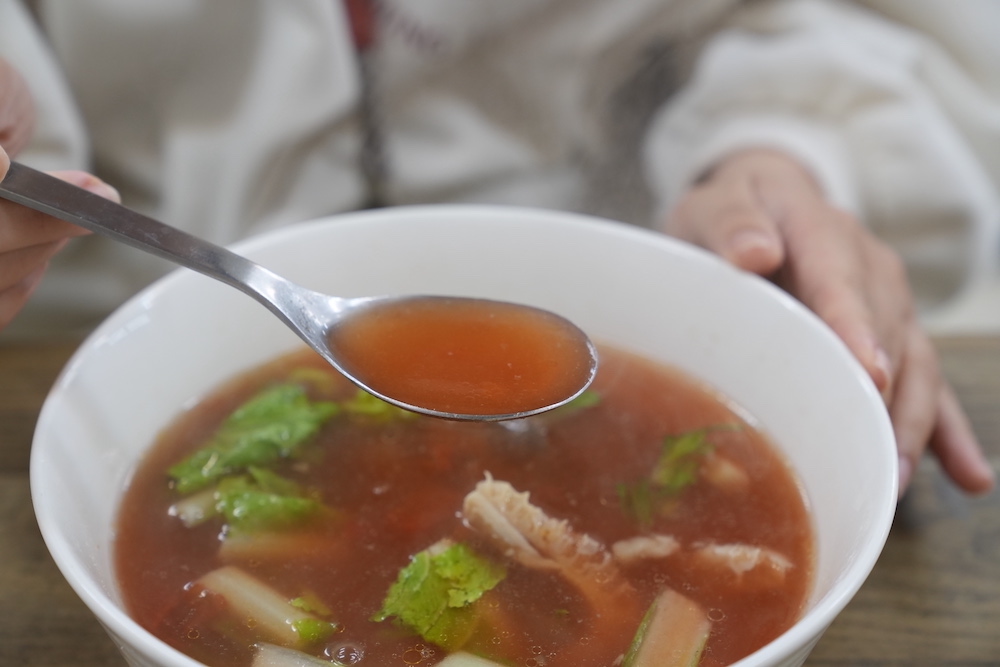 台北美食　牛將軍小館｜港墘捷運站周邊「番茄牛肉麵」　得過獎的「甘甜湯頭＋超嫩牛腩肉」一吃入魂！