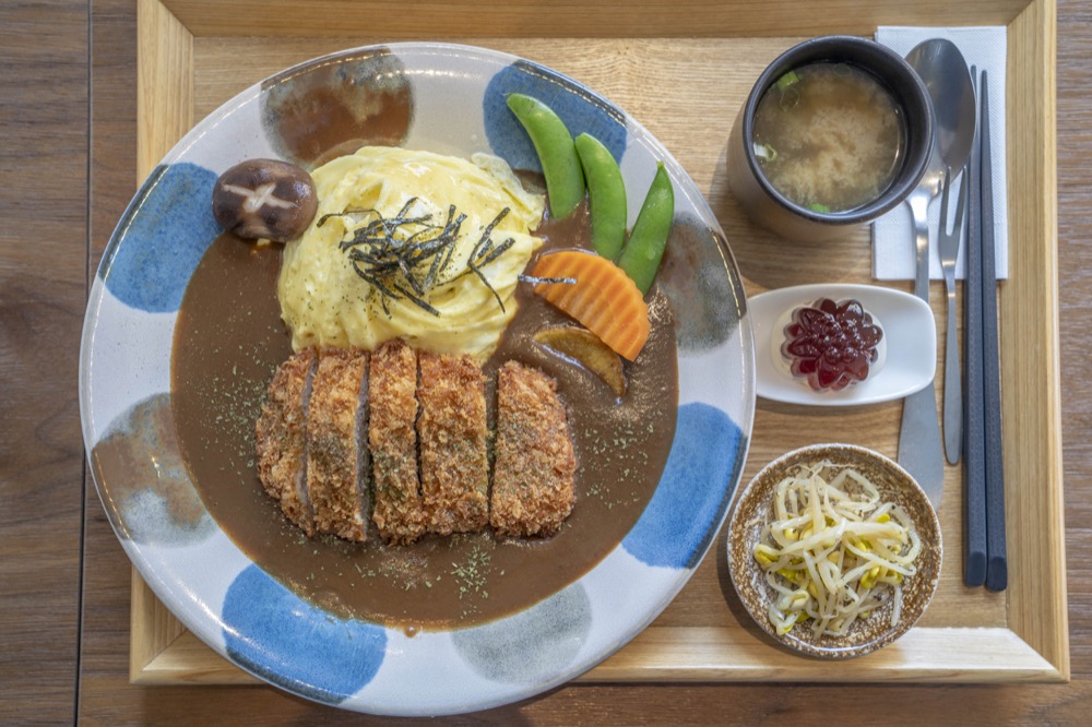 美食／台中車站美食 熬匠 · 醬飯製所｜「咖哩控」口袋名單！文青風咖哩　定食專賣