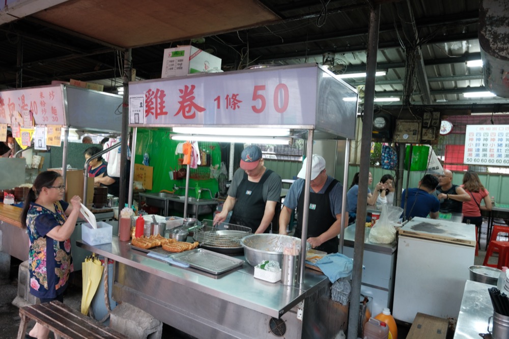 葉家肉粥(大稻埕廟口肉粥)，捷運大橋頭站美食，傳承四代的古早味炸物，「肉粥、紅燒肉、豬肝炸」古早味飄香！