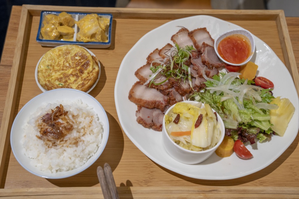 大腹人家，忠孝復興站美食，套餐為主的個人精緻餐點，紅燒肉相當美味