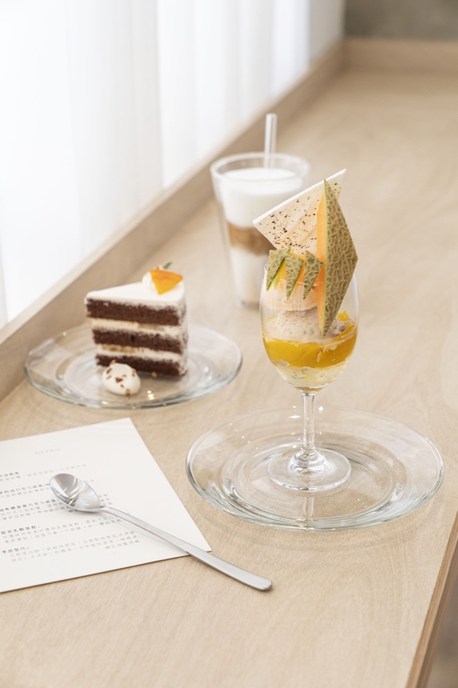 台南甜點 Detail dessert｜日系質感風格　大片水泥牆面與視覺饗宴哈密瓜甜點杯