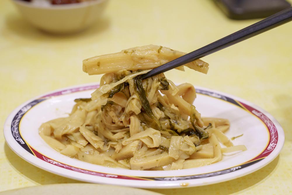 三重美食店小二 ｜在地人激推ㄟ魯肉飯　餐點銅板價正港台灣味