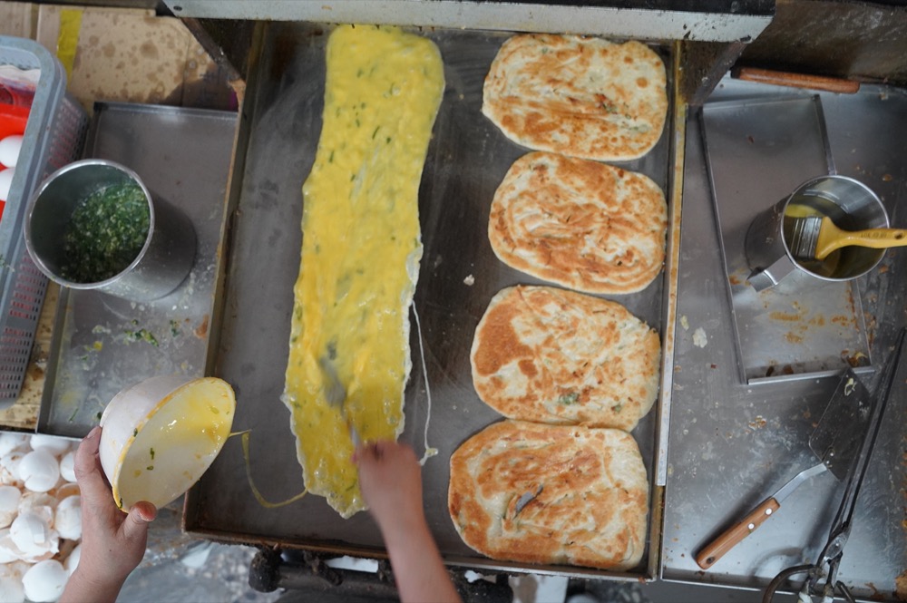 上海蛋餅豆漿大王，三重美食，現桿現做手工蛋餅，早餐首選