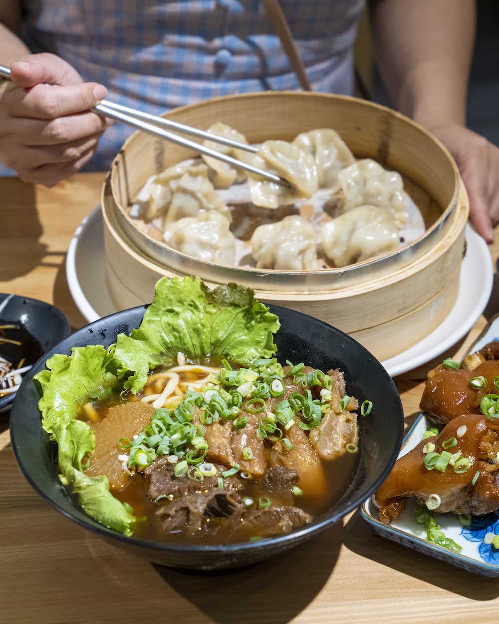 街邊餐車牛肉麵專賣！竹北火牛·牛肉麵2.0　半筋半肉湯頭香醇濃郁