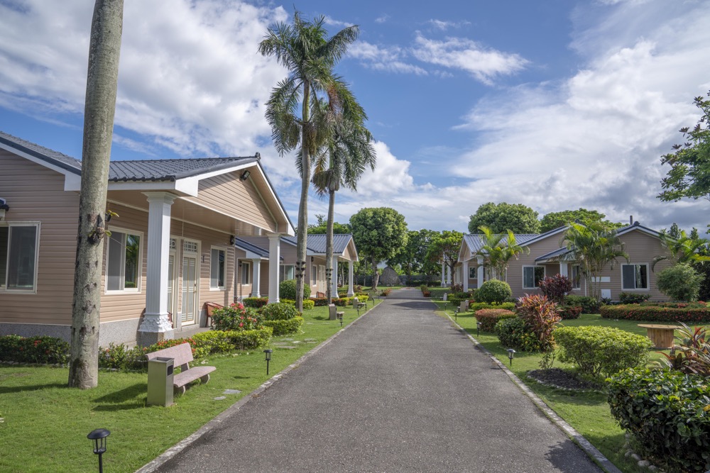 旅遊／花蓮吉安住宿 南海度假莊園 ｜獨享小木屋超享受！一走進去就能感受芬多精原木香氣～