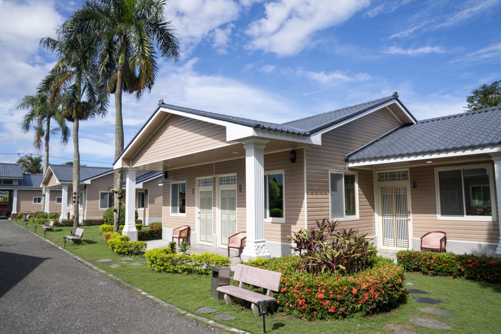 旅遊／花蓮吉安住宿 南海度假莊園 ｜獨享小木屋超享受！一走進去就能感受芬多精原木香氣～