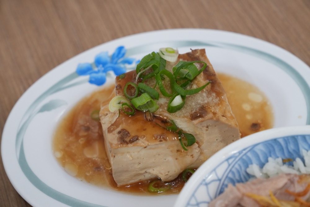 嘉義公園火雞肉飯｜火雞肉飯各有所好　這家你不會失望！雞片飯加蛋