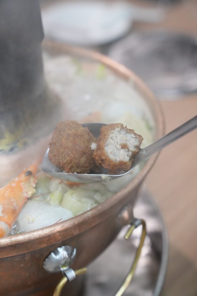 京華餐廳平津涮羊肉｜高雄人私房美食　白菜天然發酵、湯頭溫潤滑順入口