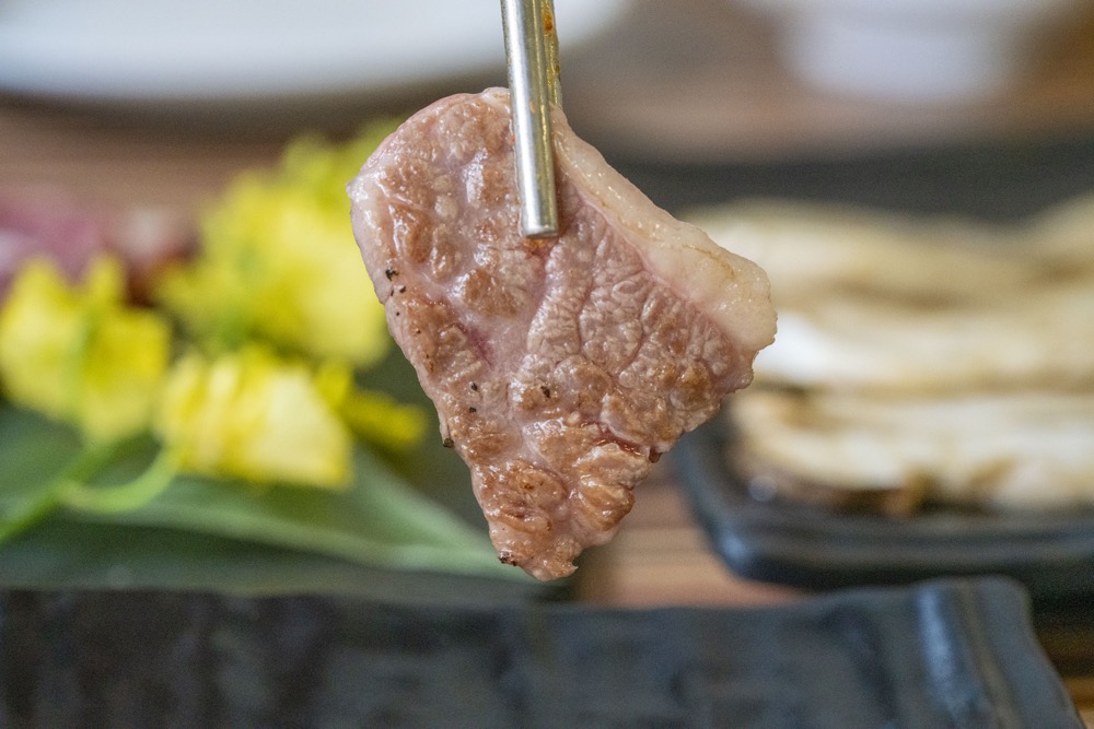 美食／桃園烤肉｜烤肉界LV「韓舍 熟成肉韓式烤肉」21天熟成和牛竟然吃得到淡淡奶香！