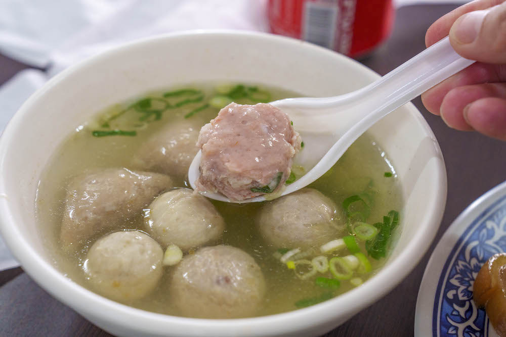 台南美食 賴家滷味麵食｜獨家冰鎮白滷味很涮嘴　口味清爽一吃停不下來