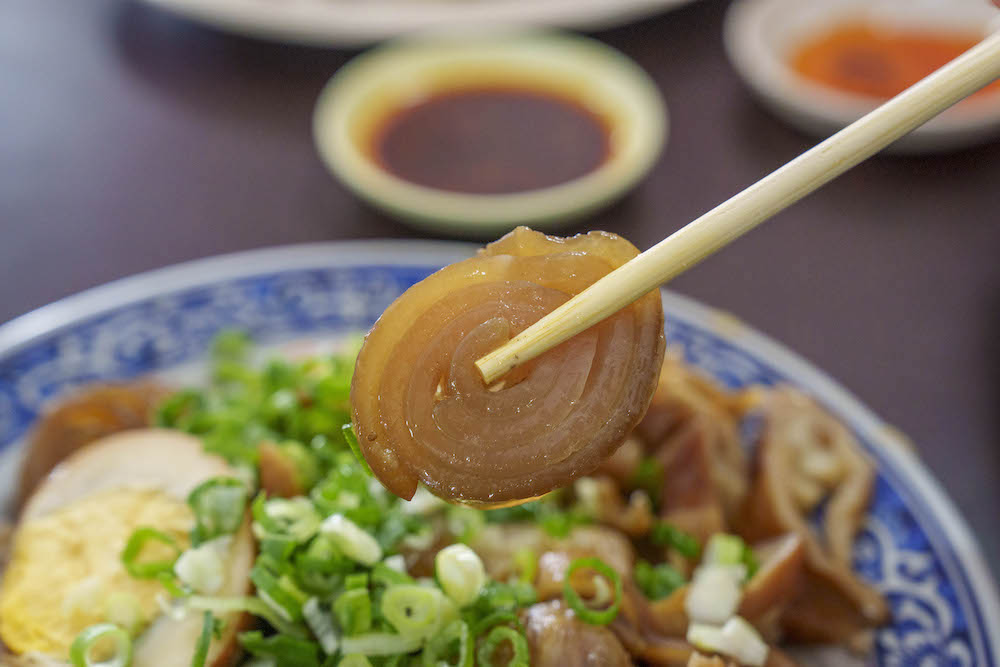 台南美食 賴家滷味麵食｜獨家冰鎮白滷味很涮嘴　口味清爽一吃停不下來