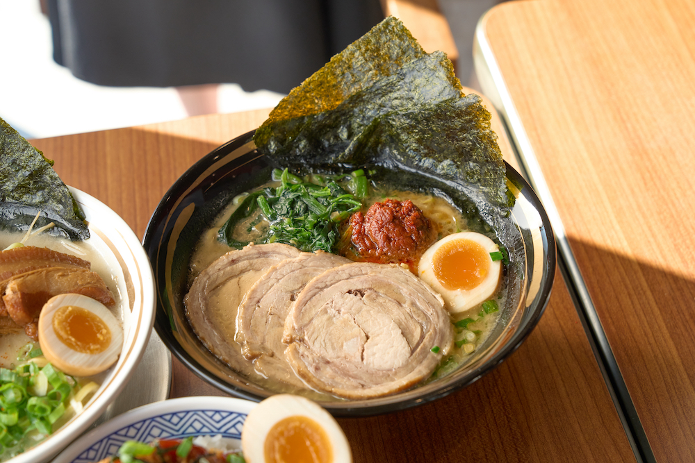 免飛日本也能吃道地拉麵！老饕最愛「 橫濱家系拉麵」