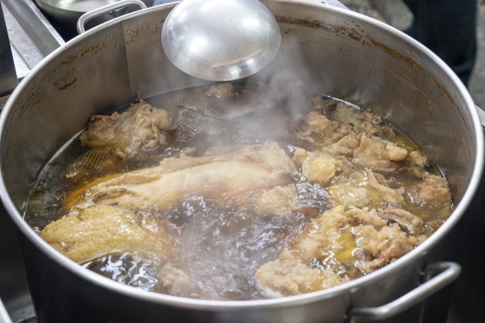 台南牛肉湯 萬林牛肉湯｜湯頭超強的台南溫體牛肉湯　香氣味道濃郁～一看就知道來店的都是識途老馬