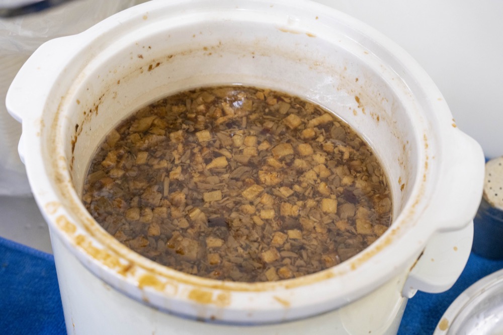 台南牛肉湯 萬林牛肉湯｜湯頭超強的台南溫體牛肉湯　香氣味道濃郁～一看就知道來店的都是識途老馬