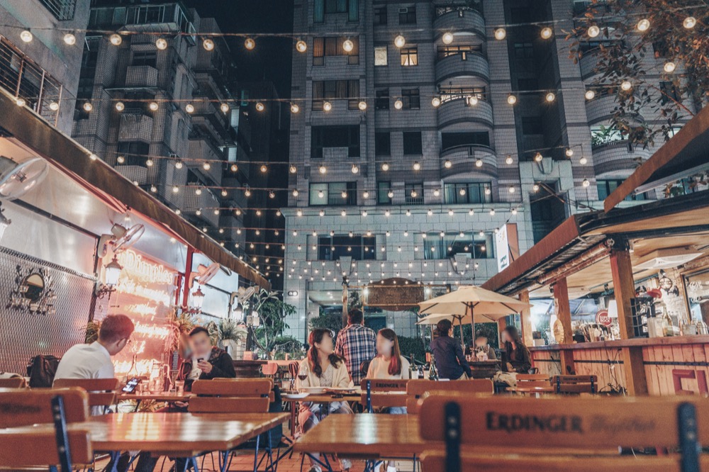 美食／台北餐酒館｜東區秘密花園「Plan B」歐風露天坐位讓你從下午暢聊到深夜