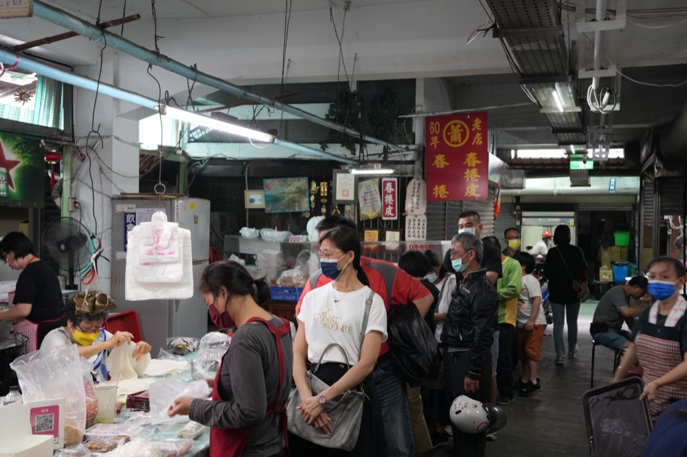 蕭家春捲｜嘉義在地人也愛的60年老店！海量麵條包入春捲太滿足